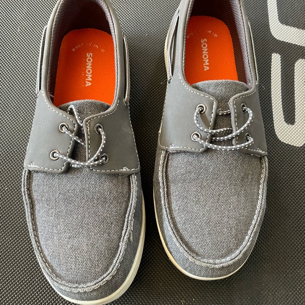 Boys Sonoma gray boat shoes  size 5